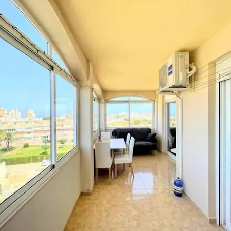 아파트 Stunning Two Bedroom, One Bathroom In La Mata, *