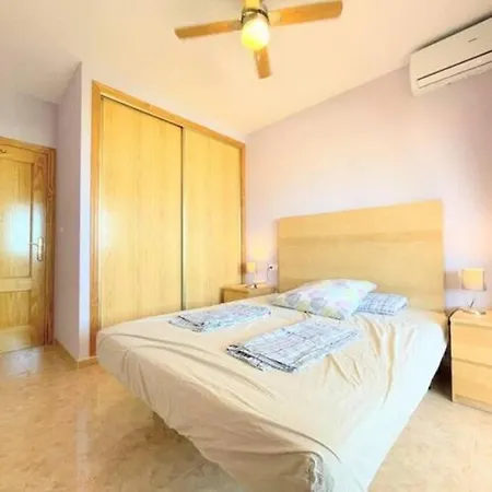 아파트 Stunning Two Bedroom, One Bathroom In La Mata, 또레비에하