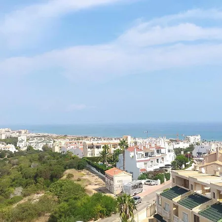 Stunning Two Bedroom, One Bathroom In La Mata, 아파트 또레비에하