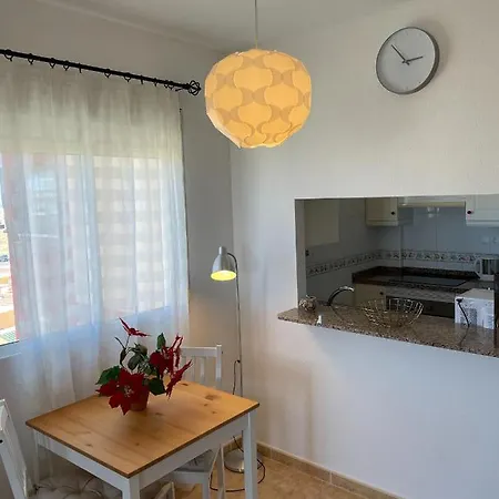 아파트 Stunning Two Bedroom, One Bathroom In La Mata, *