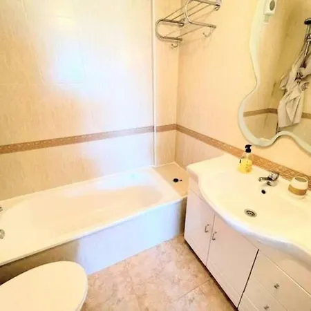 Stunning Two Bedroom, One Bathroom In La Mata, Apartment *